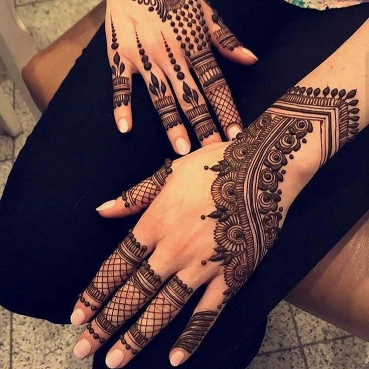 Indian mix of Arabic finger mehendi designs
